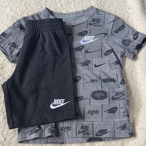 Nike Kids Matching Set in Gray and Black